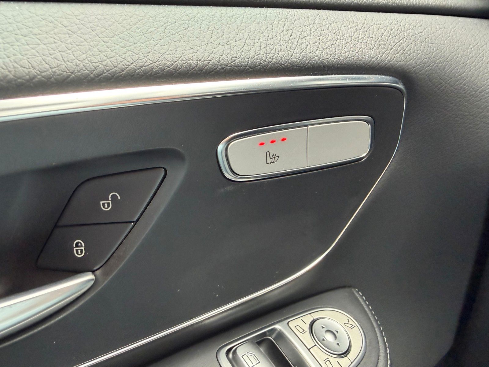 Fahrzeugabbildung Mercedes-Benz V 250 AVANTGARDE ED AHK Tisch 6Sitze