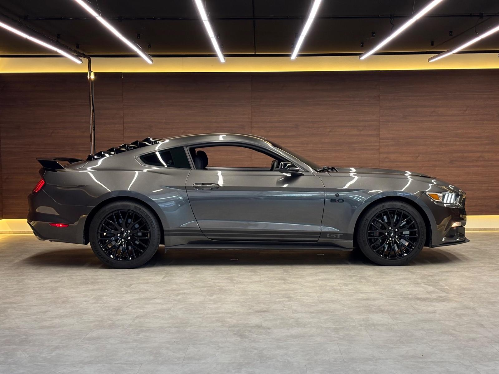Ford Mustang 5.0 Ti-VCT V8 GT Alcantara R19 Brembo