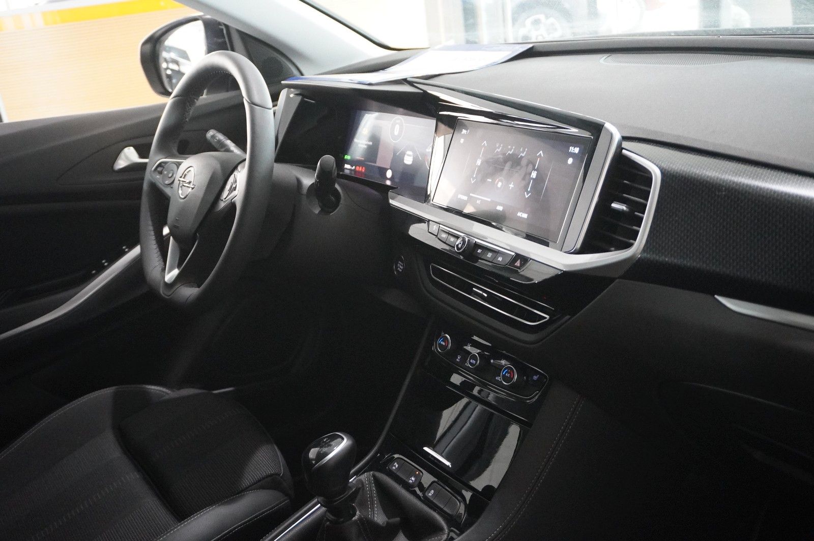 Fahrzeugabbildung Opel Grandland (X) 1.2T GS LINE NAVI/LED/KAMERA/SPORT
