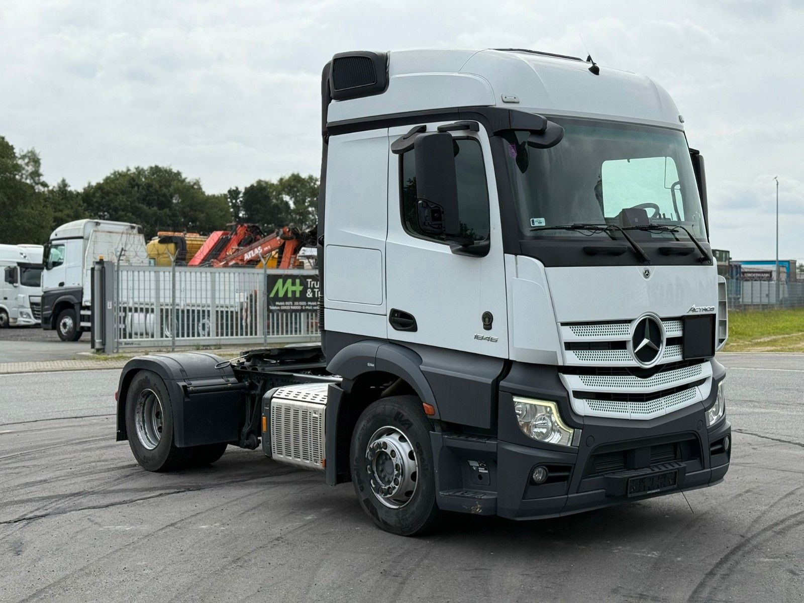 Fahrzeugabbildung Mercedes-Benz ACTROS 1846 LS 4x2 mit ADR