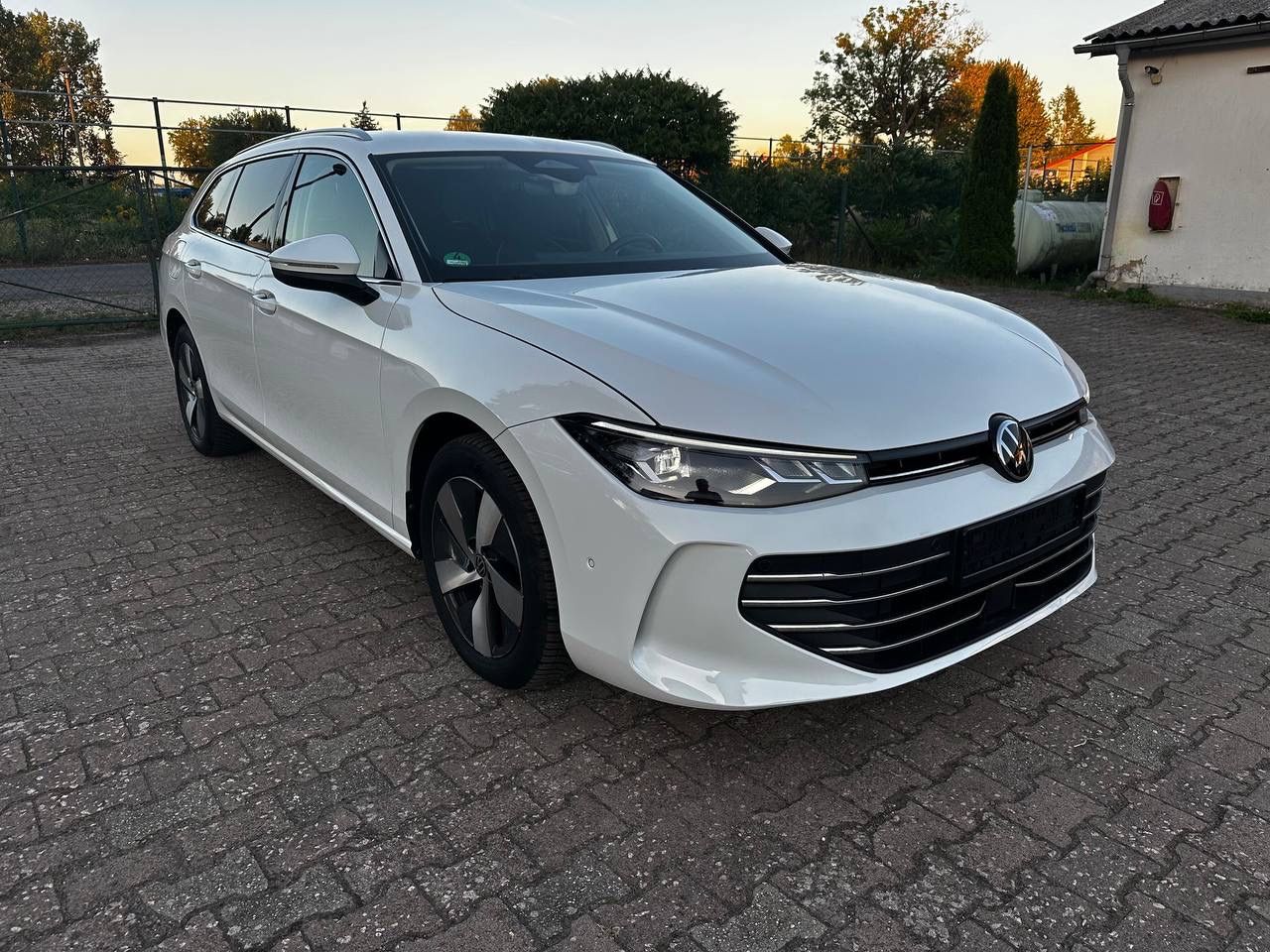 Volkswagen Passat Variant 1.5 eTSI 110 kW Business LED KAM imagem 3