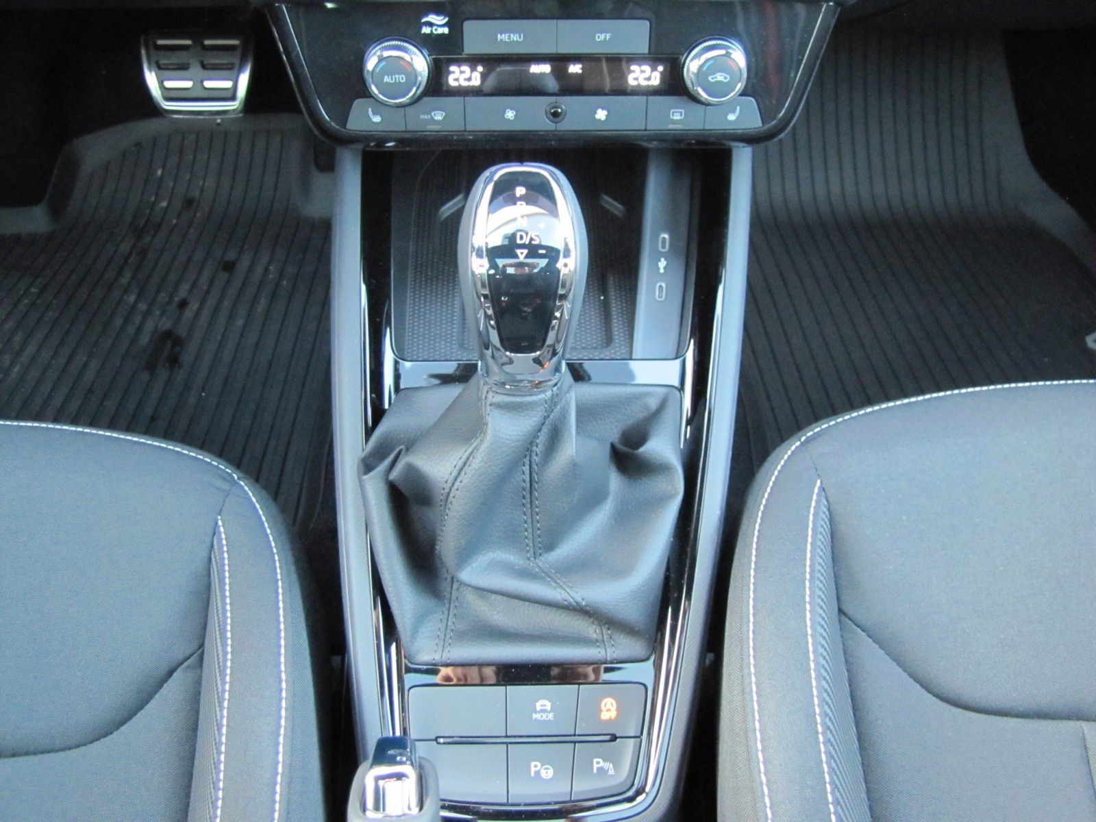 Fahrzeugabbildung SKODA Scala Monte Carlo 1.5l TSI 150PS 7-Gang DSG