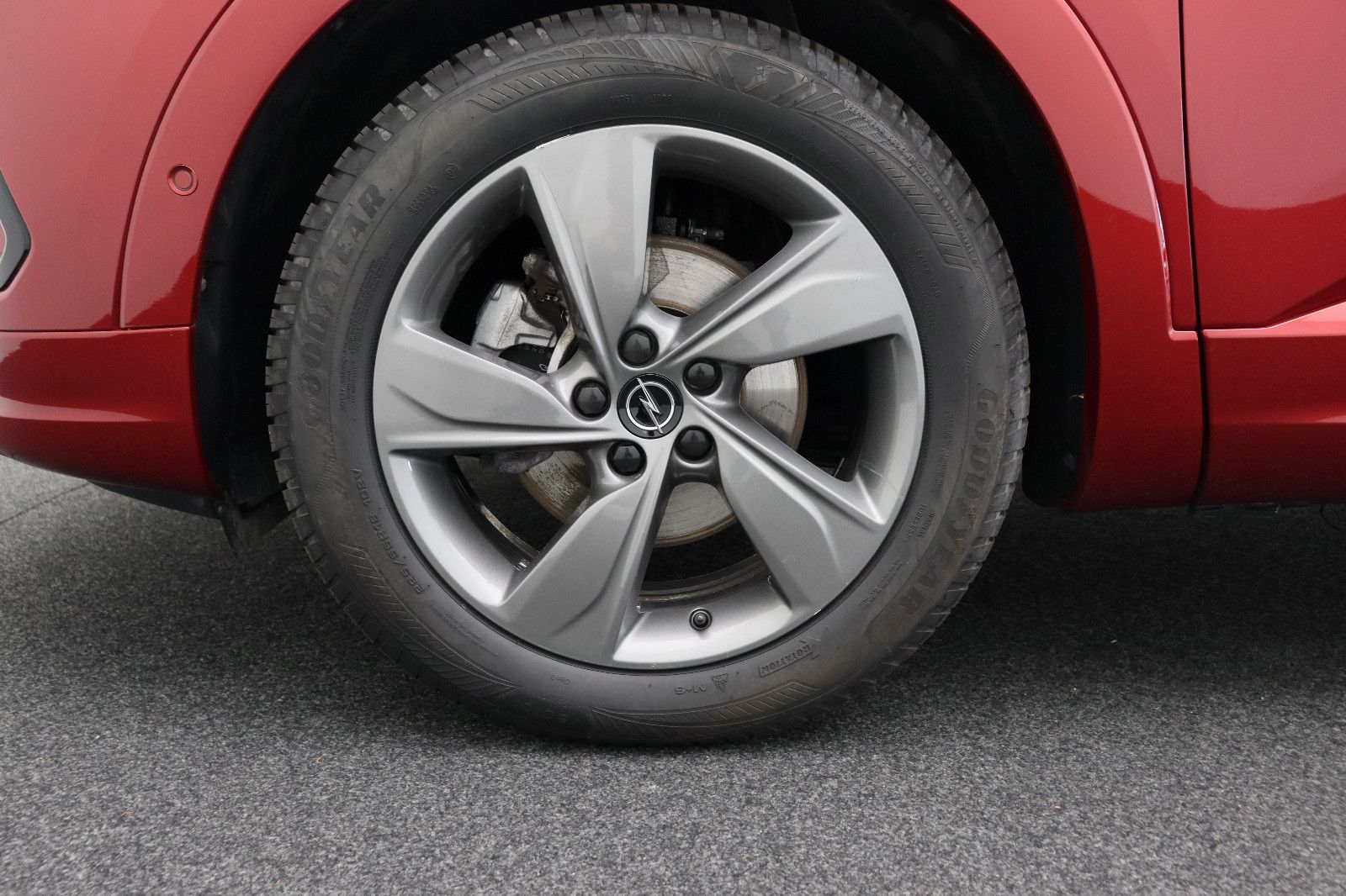 Fahrzeugabbildung Opel Grandland X 1.2 Elegance