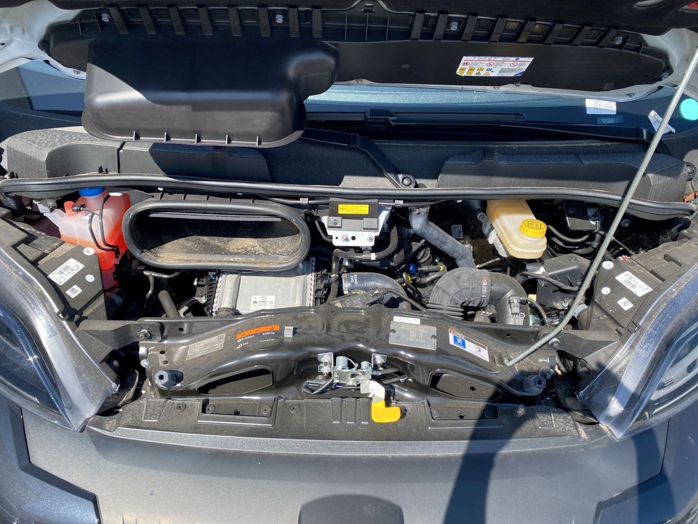 Fahrzeugabbildung Peugeot Boxer Kasten Hochraum 335 L3H2 BlueHDi 140 2.2 B