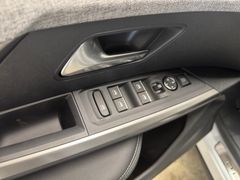 PEUGEOT 3008 GT HYBRID 145 e-DSC6 AHK-abnehmbar Navi Dig