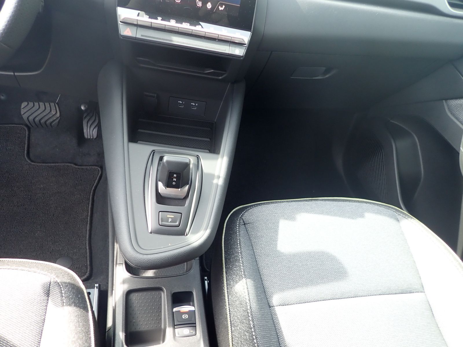 Fahrzeugabbildung Renault Captur Techno Mild Hybrid 140 EDC