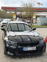 BMW 320d xDrive Lim. M Sport GSD HUD Innovation  - BMW 320 Gebrauchtwagen in Rostock