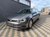 Volkswagen Golf VII Lim. Comfortline BMTNavi D.Tacho ACC - VW Golf Gebrauchtwagen in Düsseldorf