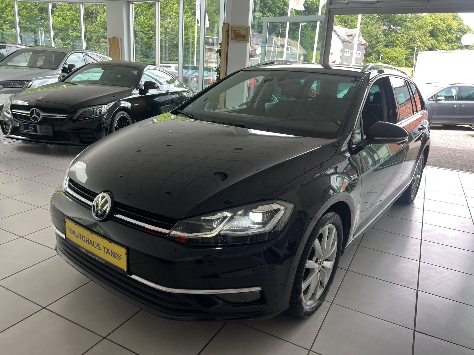 Fahrzeugabbildung Volkswagen Golf VII Variant Highline*Automatik