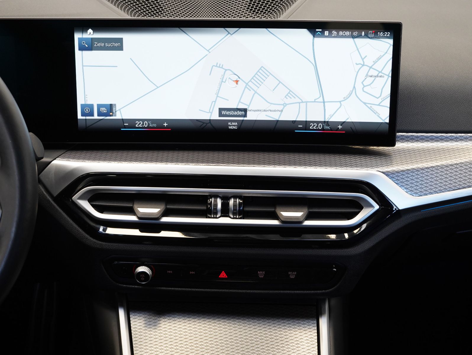 Fahrzeugabbildung BMW 320 d xDrive Touring M Sport LED/DAB/CARPLAY/ACC