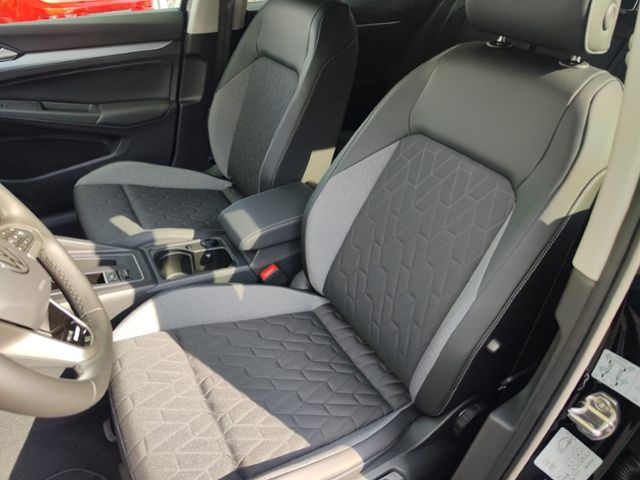 Fahrzeugabbildung Volkswagen Golf Variant ENERGY 1,5 eTSI DSG AHK EASY OPEN N
