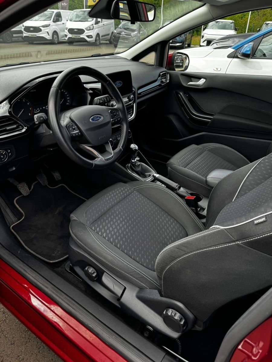 Fahrzeugabbildung Ford Fiesta Titanium, Alus,Klima,NSW