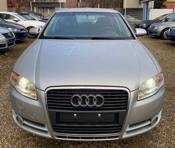 Audi A4 Lim. 2.0 / AUTOMATIK / 1 - HAND / TÜV *