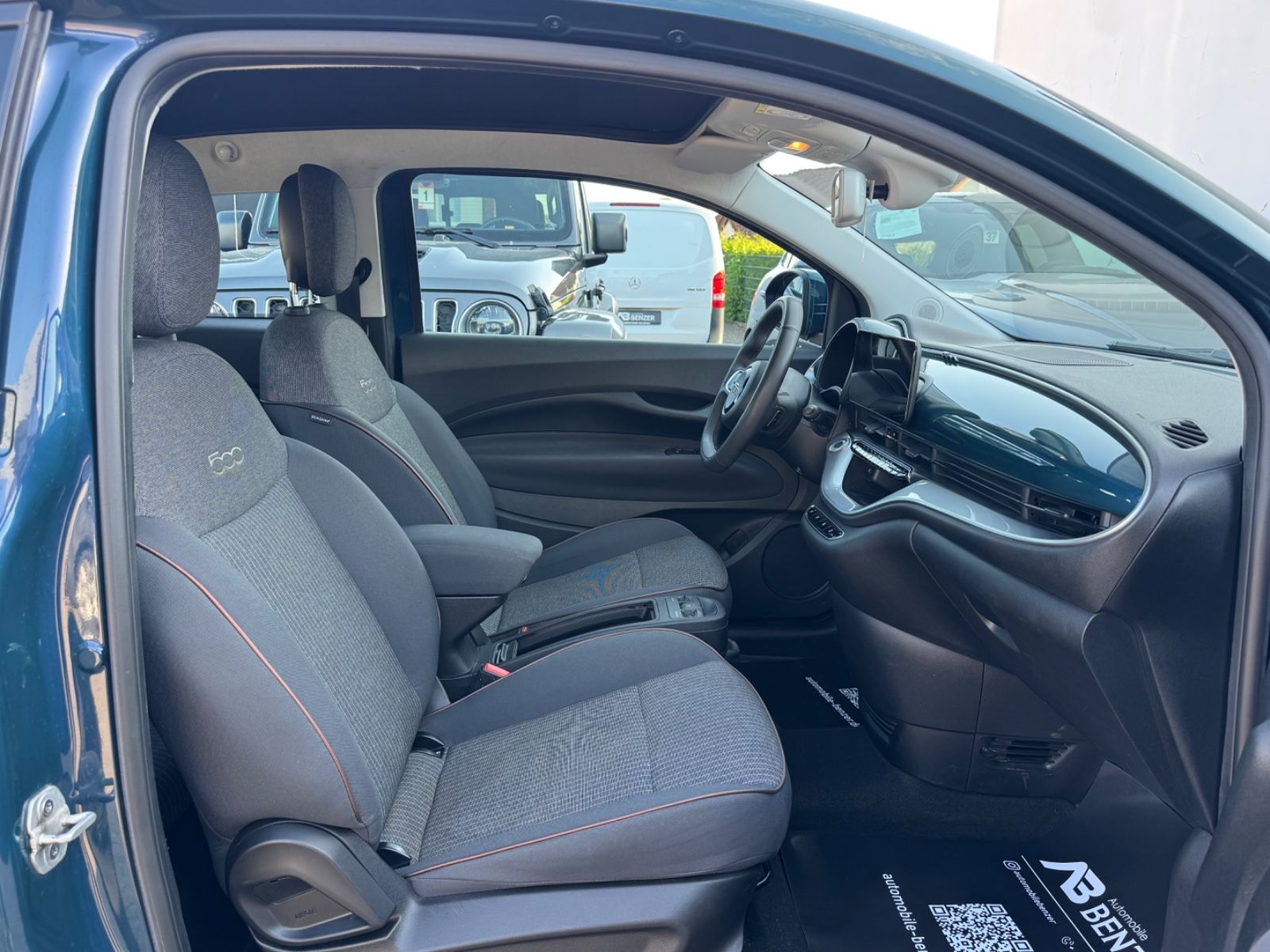Fahrzeugabbildung Fiat 500 e Icon/Cabrio/ACC/LED/Navigation/R-Cam/42kWh