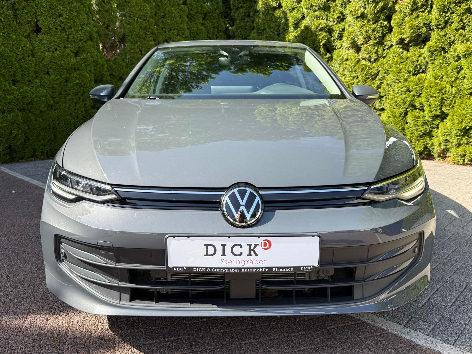 Fahrzeugabbildung Volkswagen Golf Lim. 2.0 TDI DSG Goal LED+KAM+ACC+SHZ+CARPL