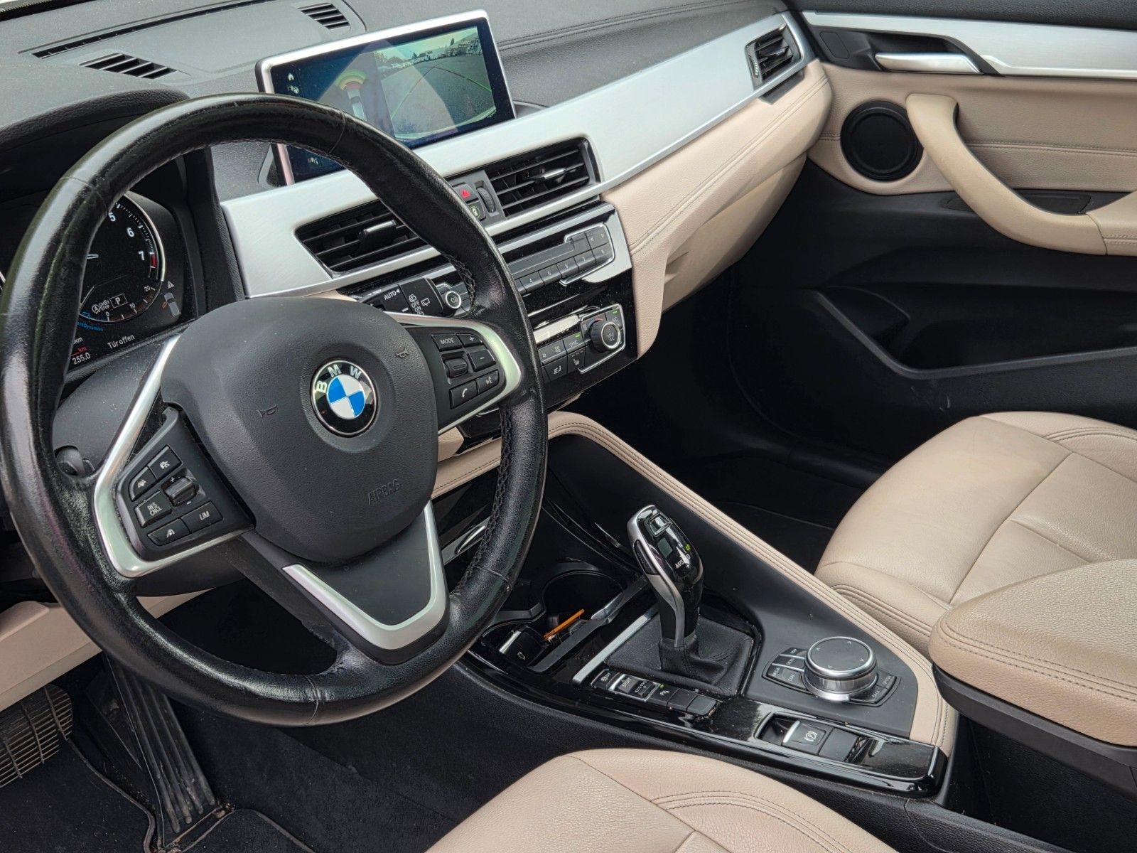 BMW X2 sDrive 20 i Advantage*AUT*LEDER*PANO*NAVI* foto 25