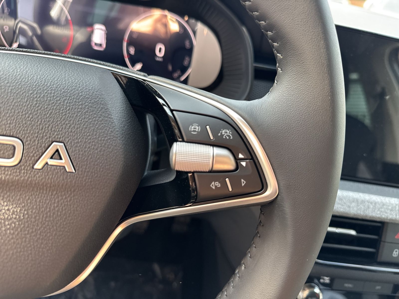 Scala Drive, 1.0 TSI Travel Assist, pACC, Matrix