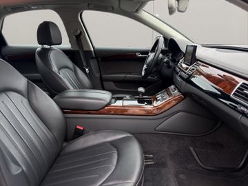 Audi A8 - 7