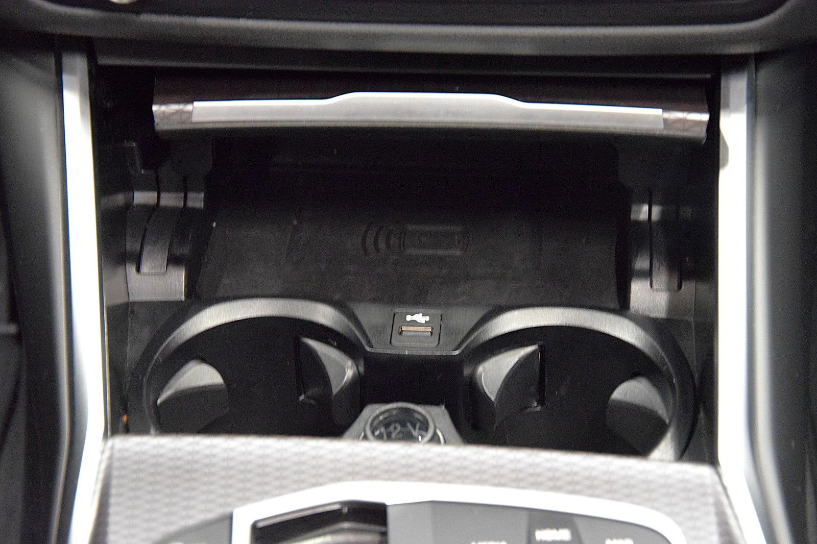 Fahrzeugabbildung BMW 318 i Touring M Sport ACC Pano AHK Memory Kamera