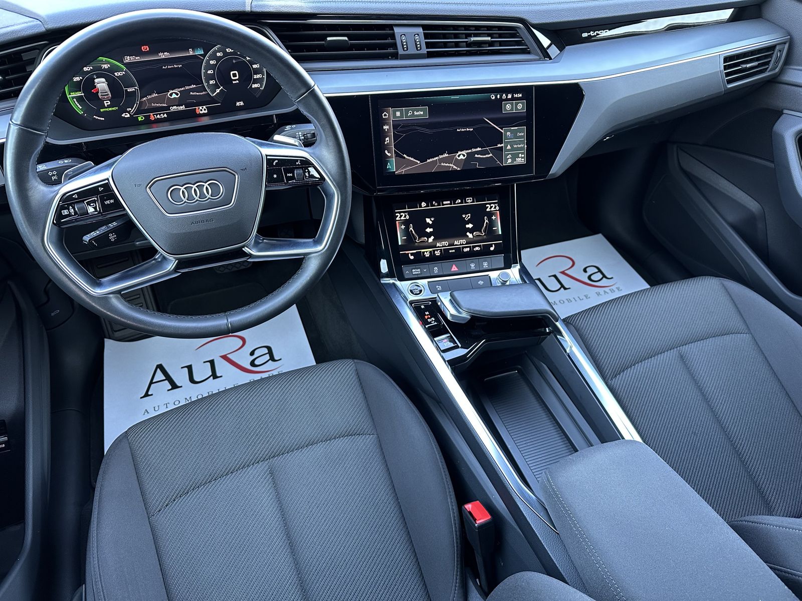 Fahrzeugabbildung Audi e-tron SpB 50 Qu S-Line Black NAV+LED+KAM+VCOCK