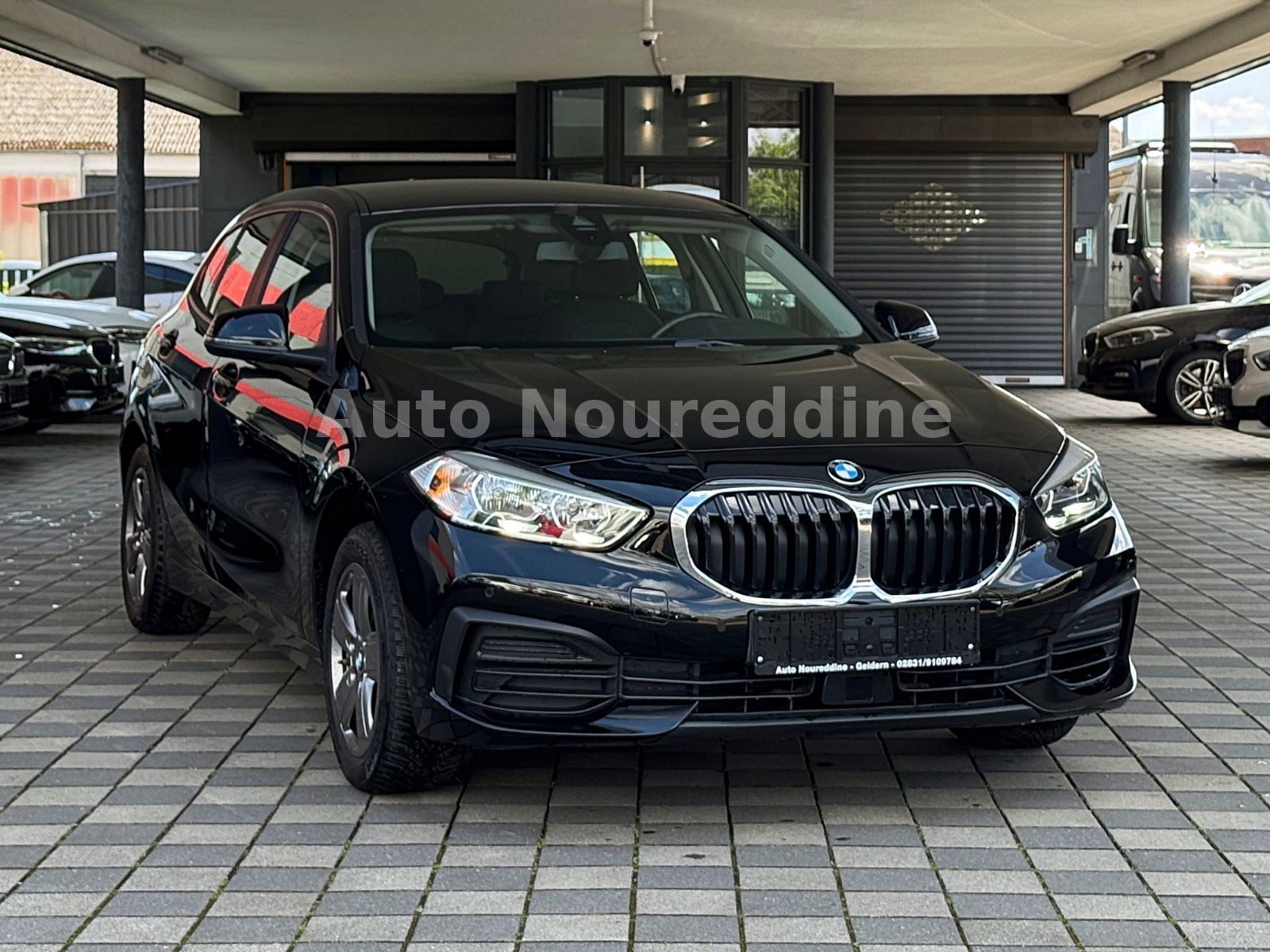 BMW 118i Limousine Advantage *Automatik*Live*ACC*PDC