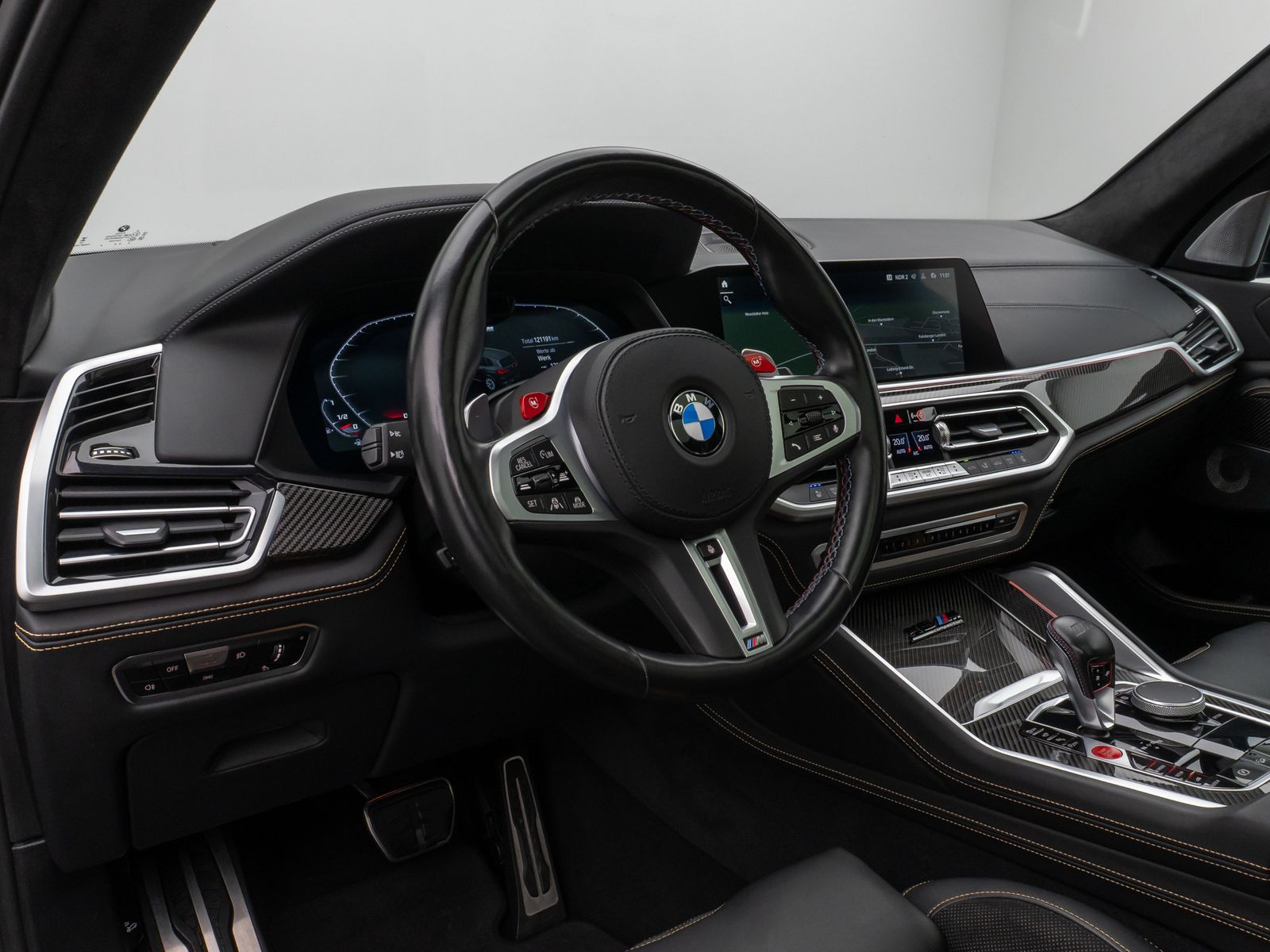 Fahrzeugabbildung BMW X5 M Competition Panoram 360°HUD B&W SoftCl VOLL