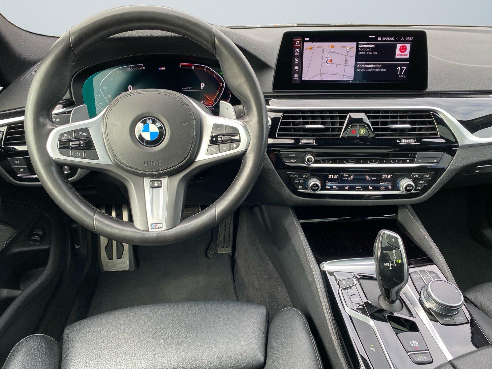 BMW 530i xDrive Touring M-Sport TEMP+PDC+HUD+PANO