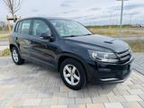 Volkswagen Tiguan 1.4 TSI 90kW/122PS TOP! 1Hd Navi/Sitzh./ - VW Tiguan bis 10.000 Euro