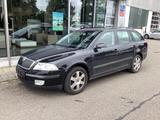 Skoda Octavia Combi 1.6 FSI Elegance/PDC/SHZ/AHK - Skoda: Fsi