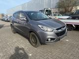 Hyundai ix35 1.7 CRDi FIFA World Cup ED. Silver 2WD,Navi - Hyundai ix35 mit Diesel-Antrieb: Geländewagen, 1.7