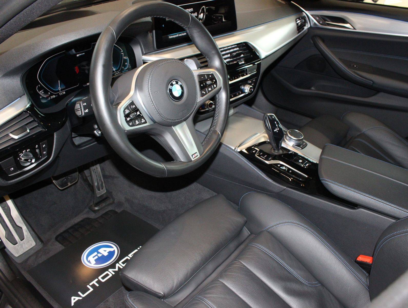 Fahrzeugabbildung BMW 545e xDrive M-Sport*Hud*GSD*360° Kamera