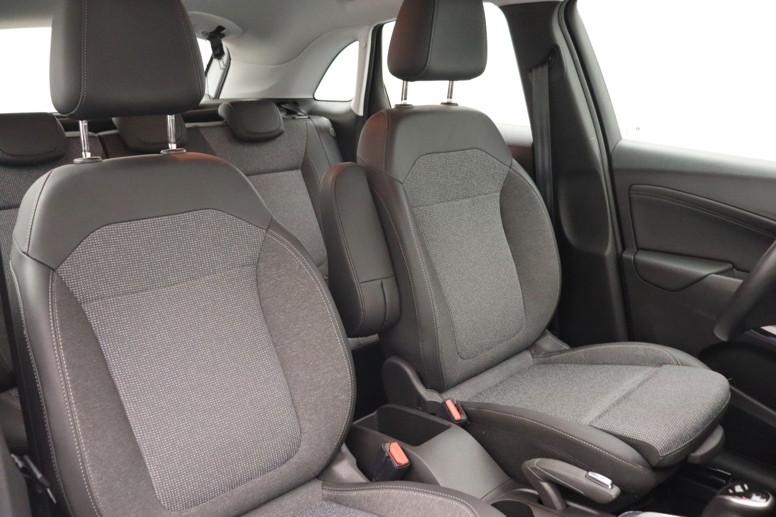 Fahrzeugabbildung Opel Crossland 1.2 Elegance