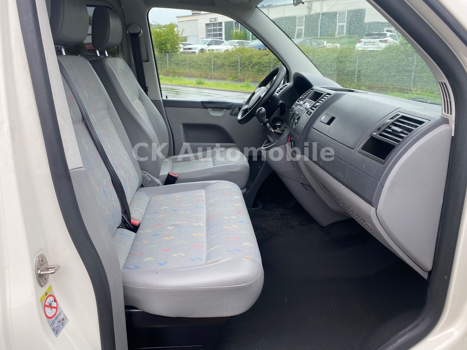Fahrzeugabbildung Volkswagen T5 Transporter Kombi 1.9 TDI/9 Sitze/Klima/AHK