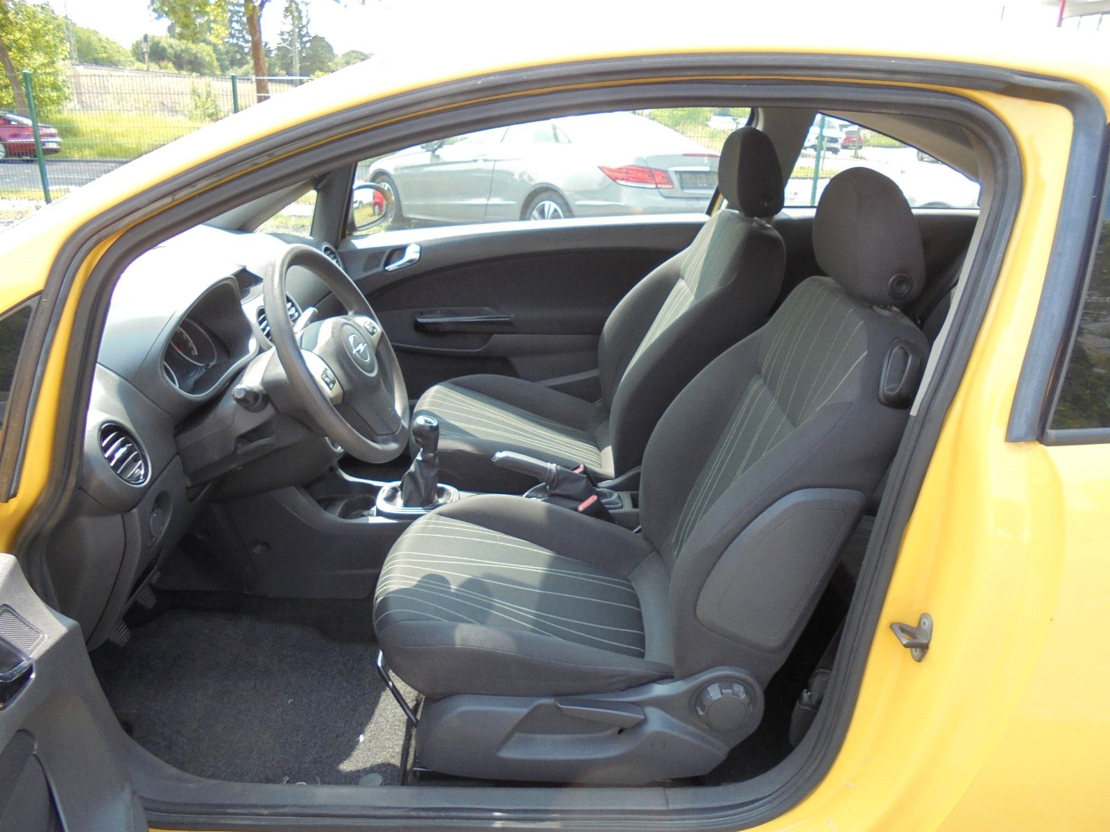 Fahrzeugabbildung Opel Corsa D 1.2 Edition Klima/Parktronik/
