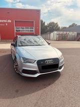 Audi S3 TFSI S tronic quattro - - silberne Audi S3