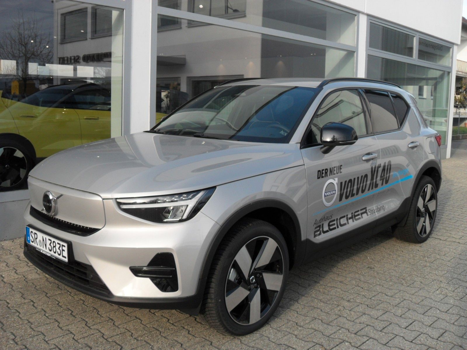 Fahrzeugabbildung Volvo XC40 Recharge Plus Single Motor Extended Range