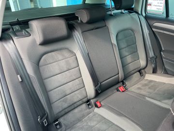 Volkswagen Golf - 11