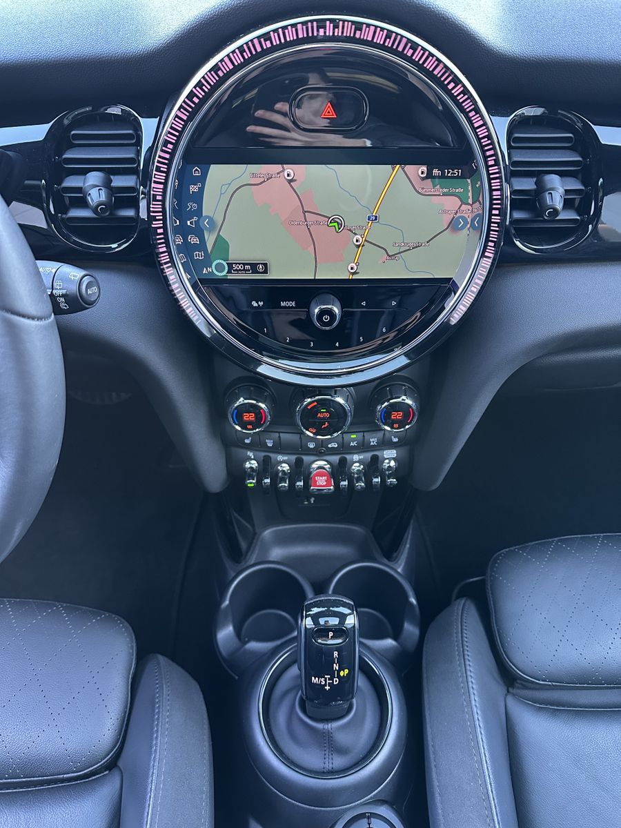Fahrzeugabbildung MINI John Cooper Works Sport-Aut. NAV+LED+KAM+PANO+PP