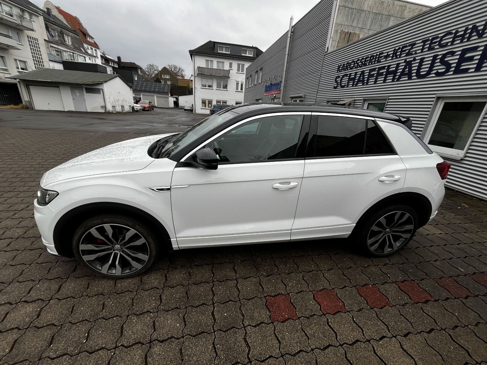 Fahrzeugabbildung Volkswagen T-Roc R-Line SHZ PDC NAV 19"