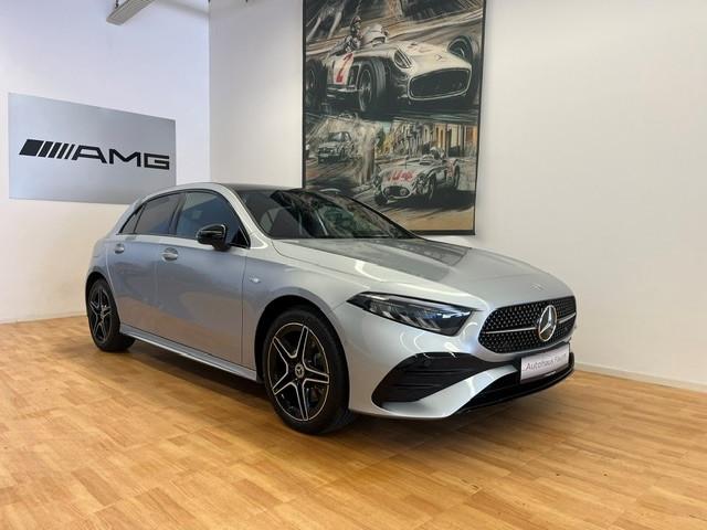 Mercedes-Benz A 250e AMG-Line Panorama Distronic Keyless Go