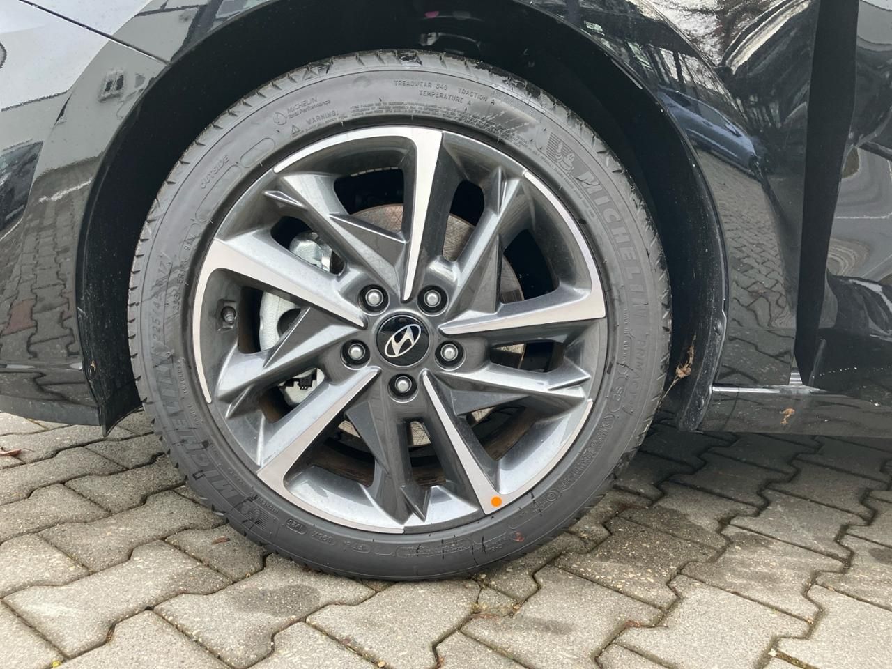 Fahrzeugabbildung Hyundai i30 ADVANTAGE *CARPLAY*NAVI*BT*KLIMAA*