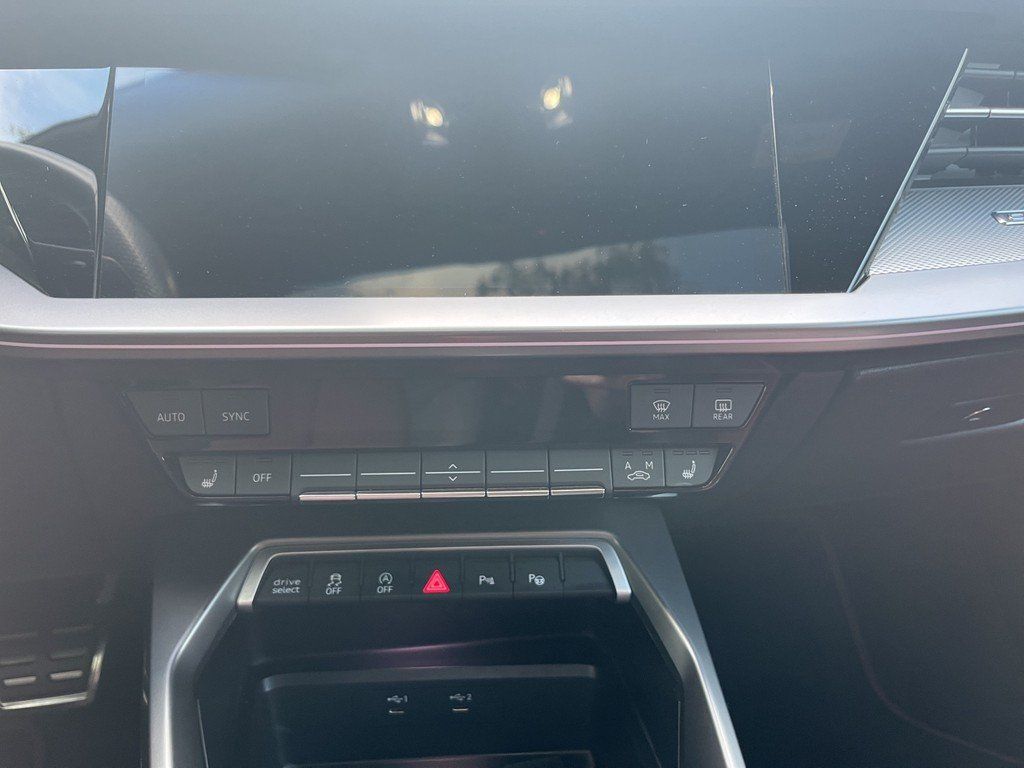 Audi S3 Sportb. 2.0 TFSI qu. S tronic B&O Kamera Pano foto 13
