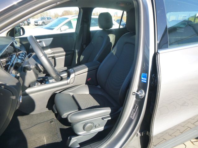 Fahrzeugabbildung Mercedes-Benz GLA 200 >AUT/LED/NAV/SHZ/Teilleder<