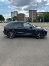 Audi Q3 40 TFSI quattro  AHK Automatik 8 fach Bereift - Audi Q3 mit Benzin-Antrieb: Schwarz, Stoff, Ambiente-Beleuchtung