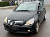 Mercedes-Benz B 170/EURO4/KLIMA/WENIG-KM/SAUBER/SHZ/ - schwarze Mercedes-Benz B 170
