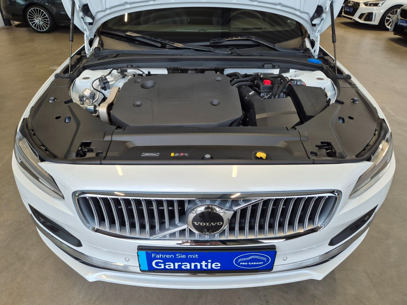 Volvo V90 2.0 d ULTIMATE BRIGHT LEDER PANO STANDHZ AHK foto 25
