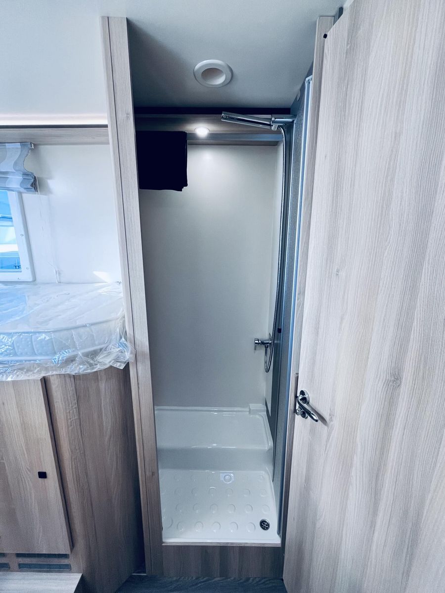 Fahrzeugabbildung NobelART A 7000 Ford