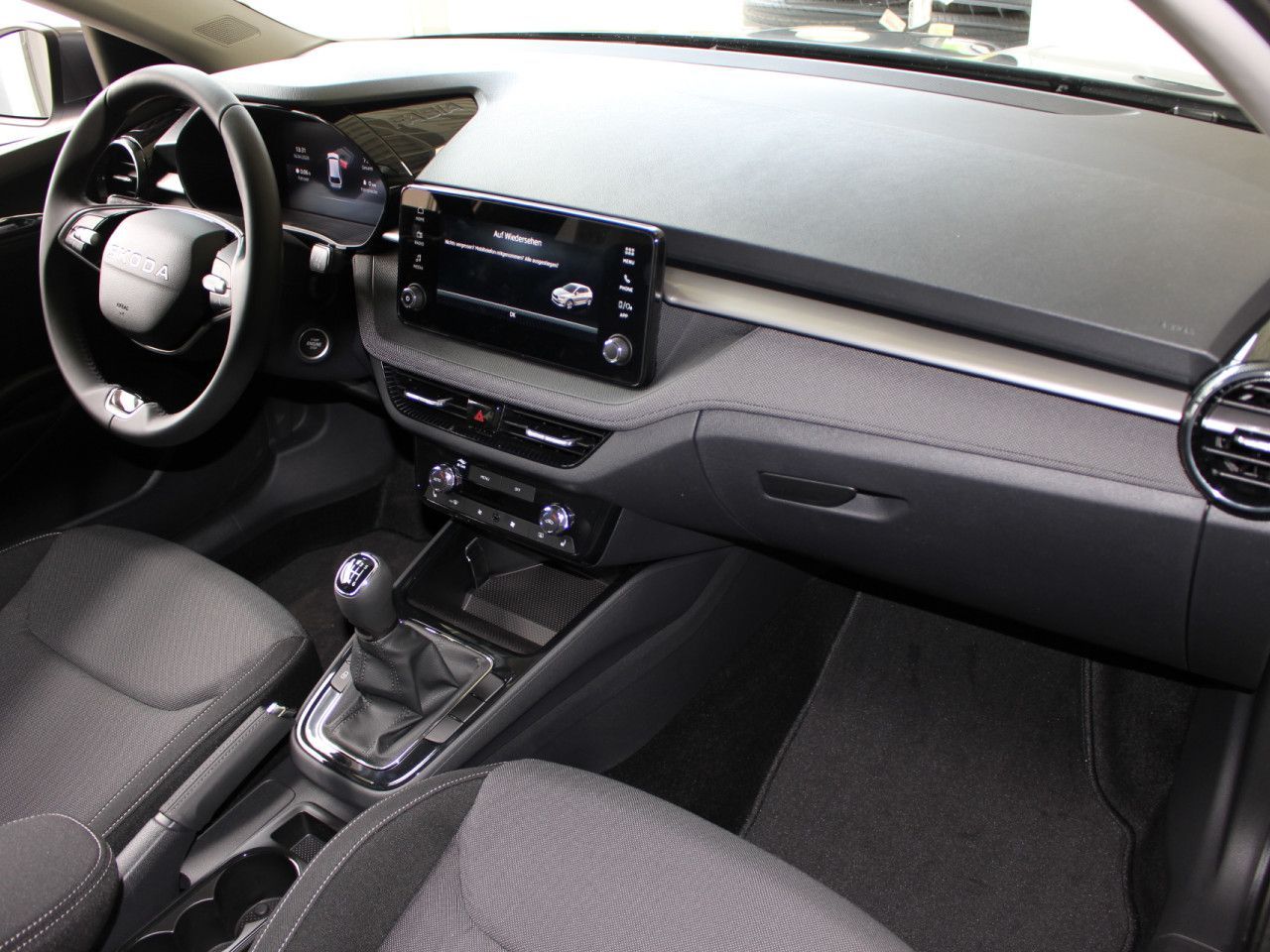 Fahrzeugabbildung SKODA Fabia 1.0 TSI Selection RFK/APP/SHZ/LANE
