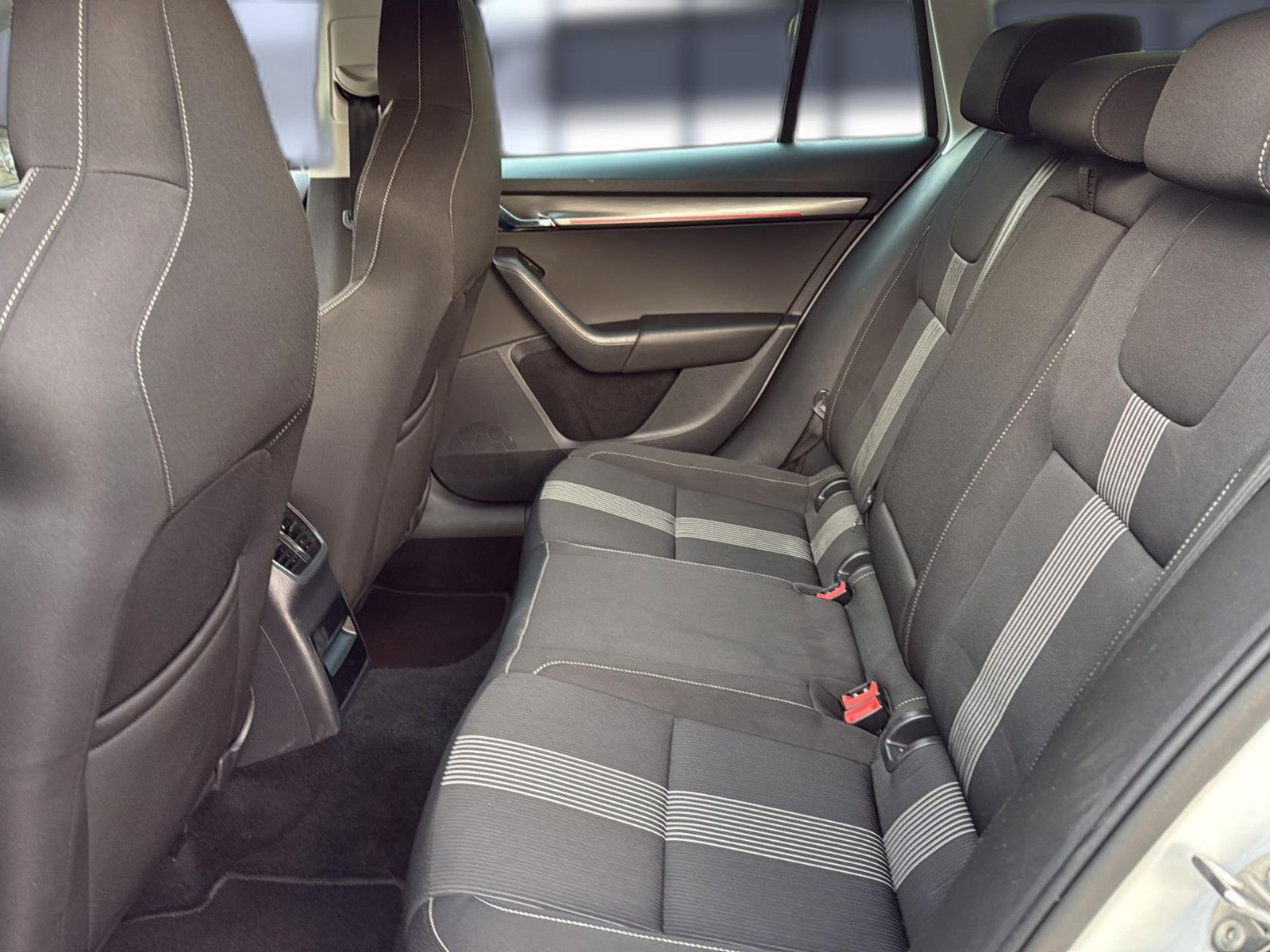 Fahrzeugabbildung SKODA Octavia Combi Style / AHK / unfallfrei / Top !!