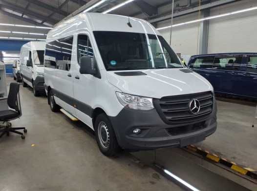 Fahrzeugabbildung Mercedes-Benz Sprinter 317 Kombi L2H2 Mobility Rollstuhl Lift